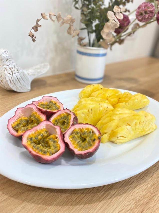 Five Star Westlake 1St-4Th Floors Hotel & Serviced Apartment Hanói Exterior foto Pineapple and passion fruit